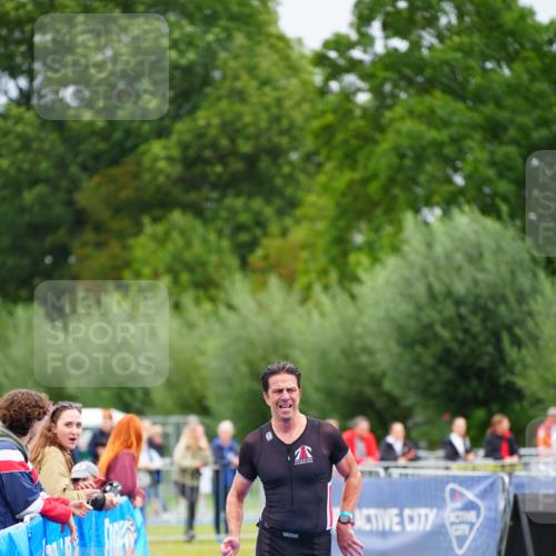 30.08.2026 - Elbe Triathlon Hamburg LAZAROV Photography http://msf.ph/oto/10046877 30.08.2026 10:26:42 Ziel 280 meine-sportfotos.de