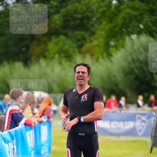 30.08.2026 - Elbe Triathlon Hamburg LAZAROV Photography http://msf.ph/oto/10046901 30.08.2026 10:26:43 Ziel 280 meine-sportfotos.de