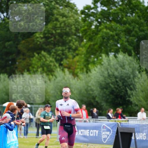 30.08.2026 - Elbe Triathlon Hamburg LAZAROV Photography http://msf.ph/oto/10046927 30.08.2026 10:27:55 Ziel 307 meine-sportfotos.de