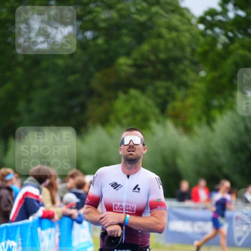 30.08.2026 - Elbe Triathlon Hamburg LAZAROV Photography http://msf.ph/oto/10046953 30.08.2026 10:27:57 Ziel 307 meine-sportfotos.de