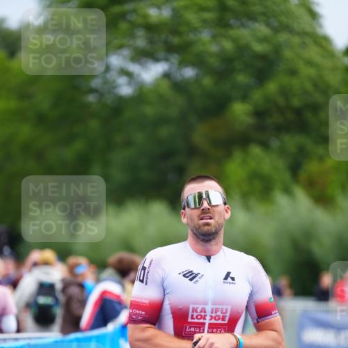 30.08.2026 - Elbe Triathlon Hamburg LAZAROV Photography http://msf.ph/oto/10046965 30.08.2026 10:27:57 Ziel 307 meine-sportfotos.de
