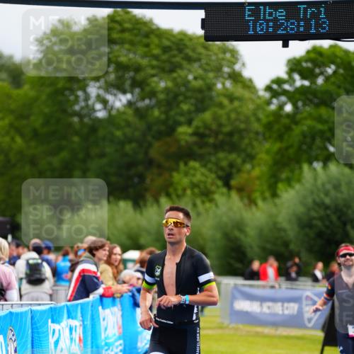 30.08.2026 - Elbe Triathlon Hamburg LAZAROV Photography http://msf.ph/oto/10046999 30.08.2026 10:28:15 Ziel 253, 318 meine-sportfotos.de