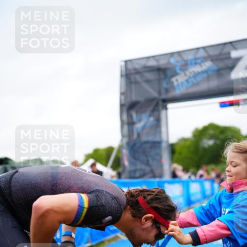 30.08.2026 - Elbe Triathlon Hamburg LAZAROV Photography http://msf.ph/oto/10047091 30.08.2026 10:28:25 Ziel 322 meine-sportfotos.de