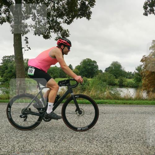 30.08.2026 - Elbe Triathlon Hamburg Michael Burmester http://msf.ph/oto/10047245 30.08.2026 09:28:10 Radfahren 215, 235, 253, 374, 534, 590, 698, 731 meine-sportfotos.de