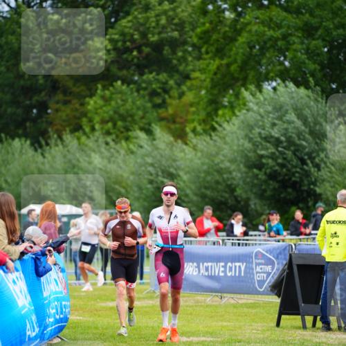 30.08.2026 - Elbe Triathlon Hamburg LAZAROV Photography http://msf.ph/oto/10047247 30.08.2026 10:29:33 Ziel 236, 310 meine-sportfotos.de
