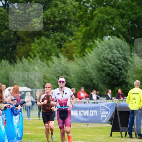 30.08.2026 - Elbe Triathlon Hamburg LAZAROV Photography http://msf.ph/oto/10047260 30.08.2026 10:29:34 Ziel 236, 310 meine-sportfotos.de