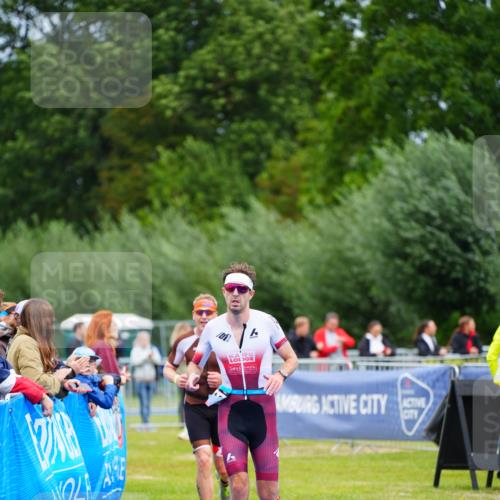 30.08.2026 - Elbe Triathlon Hamburg LAZAROV Photography http://msf.ph/oto/10047272 30.08.2026 10:29:35 Ziel 236, 310, 351 meine-sportfotos.de