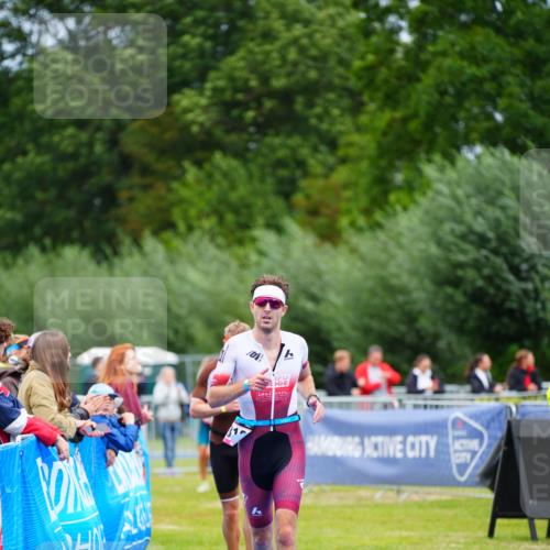 30.08.2026 - Elbe Triathlon Hamburg LAZAROV Photography http://msf.ph/oto/10047279 30.08.2026 10:29:35 Ziel 236, 310, 351 meine-sportfotos.de