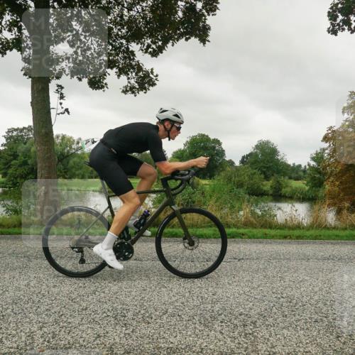 30.08.2026 - Elbe Triathlon Hamburg Michael Burmester http://msf.ph/oto/10047407 30.08.2026 09:29:04 Radfahren 315, 394, 459, 528, 656 meine-sportfotos.de