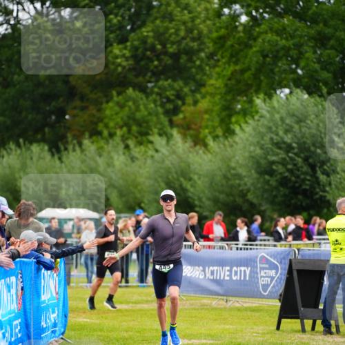 30.08.2026 - Elbe Triathlon Hamburg LAZAROV Photography http://msf.ph/oto/10047839 30.08.2026 10:31:55 Ziel 445 meine-sportfotos.de