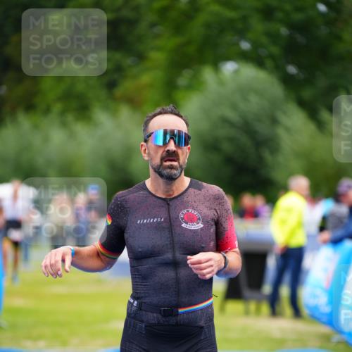 30.08.2026 - Elbe Triathlon Hamburg LAZAROV Photography http://msf.ph/oto/10047992 30.08.2026 10:32:27 Ziel 271, 295 meine-sportfotos.de
