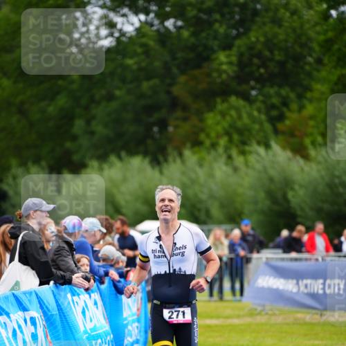 30.08.2026 - Elbe Triathlon Hamburg LAZAROV Photography http://msf.ph/oto/10048032 30.08.2026 10:32:33 Ziel 271 meine-sportfotos.de