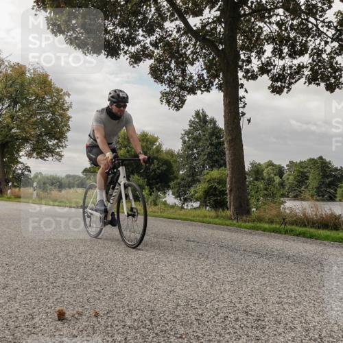 30.08.2026 - Elbe Triathlon Hamburg Michael Burmester http://msf.ph/oto/10048037 30.08.2026 09:40:39 Radfahren 288, 318, 397, 399, 403, 404, 676 meine-sportfotos.de