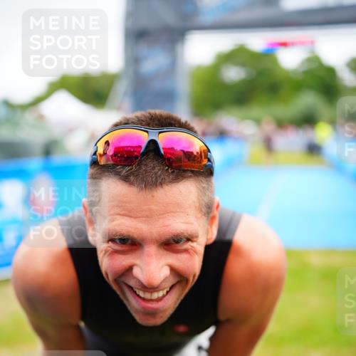 30.08.2026 - Elbe Triathlon Hamburg LAZAROV Photography http://msf.ph/oto/10048207 30.08.2026 10:32:56 Ziel 298 meine-sportfotos.de