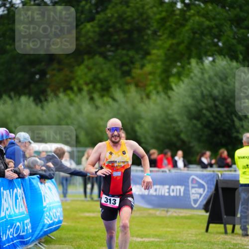 30.08.2026 - Elbe Triathlon Hamburg LAZAROV Photography http://msf.ph/oto/10048388 30.08.2026 10:33:22 Ziel 313, 326, 382 meine-sportfotos.de