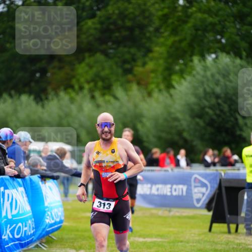 30.08.2026 - Elbe Triathlon Hamburg LAZAROV Photography http://msf.ph/oto/10048399 30.08.2026 10:33:23 Ziel 313, 326, 382 meine-sportfotos.de