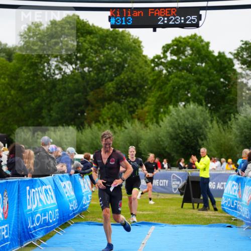 30.08.2026 - Elbe Triathlon Hamburg LAZAROV Photography http://msf.ph/oto/10048461 30.08.2026 10:33:26 Ziel 313, 326, 382 meine-sportfotos.de