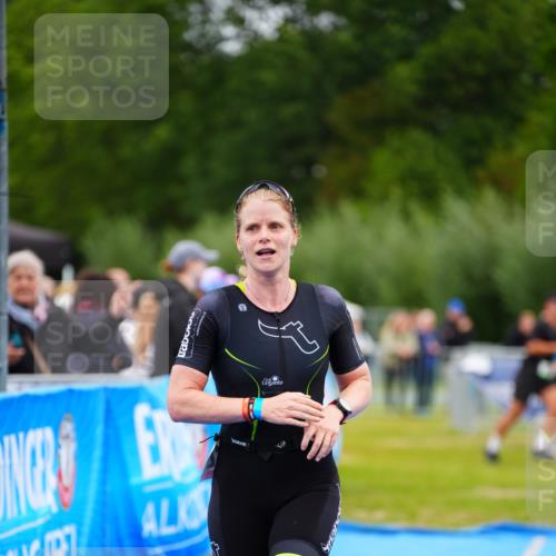 30.08.2026 - Elbe Triathlon Hamburg LAZAROV Photography http://msf.ph/oto/10048513 30.08.2026 10:33:30 Ziel 326, 382 meine-sportfotos.de