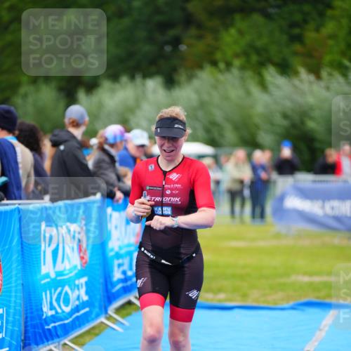 30.08.2026 - Elbe Triathlon Hamburg LAZAROV Photography http://msf.ph/oto/10048575 30.08.2026 10:33:53 Ziel 348 meine-sportfotos.de
