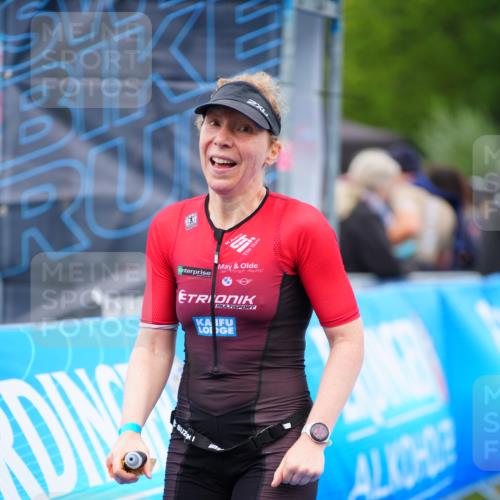 30.08.2026 - Elbe Triathlon Hamburg LAZAROV Photography http://msf.ph/oto/10048624 30.08.2026 10:33:56 Ziel 348 meine-sportfotos.de