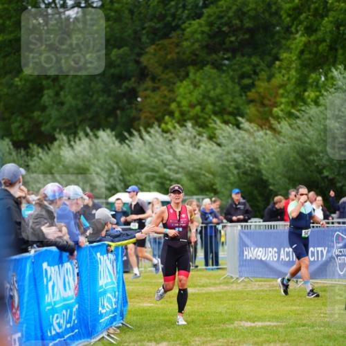 30.08.2026 - Elbe Triathlon Hamburg LAZAROV Photography http://msf.ph/oto/10048757 30.08.2026 10:34:13 Ziel 347, 412 meine-sportfotos.de