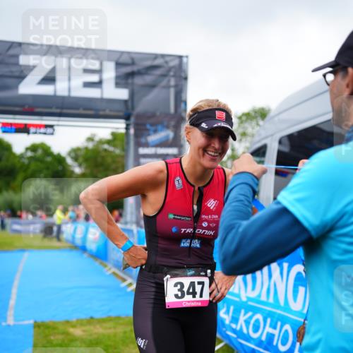 30.08.2026 - Elbe Triathlon Hamburg LAZAROV Photography http://msf.ph/oto/10048879 30.08.2026 10:34:24 Ziel 412 meine-sportfotos.de