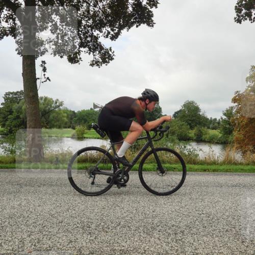 30.08.2026 - Elbe Triathlon Hamburg Michael Burmester http://msf.ph/oto/10049129 30.08.2026 09:36:39 Radfahren 398, 444, 524, 606, 670, 834 meine-sportfotos.de