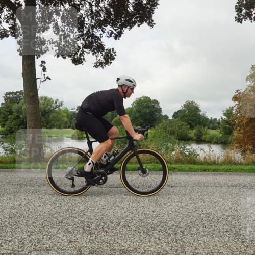 30.08.2026 - Elbe Triathlon Hamburg Michael Burmester http://msf.ph/oto/10049170 30.08.2026 09:37:01 Radfahren 254, 457, 470, 565, 609, 634, 648 meine-sportfotos.de
