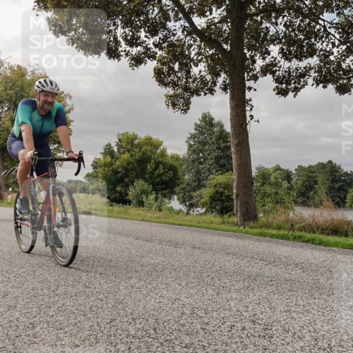 30.08.2026 - Elbe Triathlon Hamburg Michael Burmester http://msf.ph/oto/10049488 30.08.2026 09:51:18 Radfahren 565, 570, 708, 709, 860, 861, 936, 977 meine-sportfotos.de