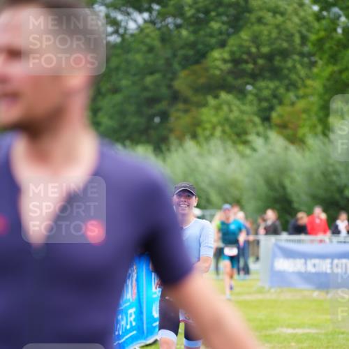 30.08.2026 - Elbe Triathlon Hamburg LAZAROV Photography http://msf.ph/oto/10049497 30.08.2026 10:36:01 Ziel 202, 366 meine-sportfotos.de