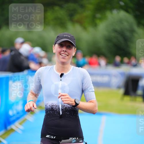 30.08.2026 - Elbe Triathlon Hamburg LAZAROV Photography http://msf.ph/oto/10049512 30.08.2026 10:36:03 Ziel 202, 366 meine-sportfotos.de