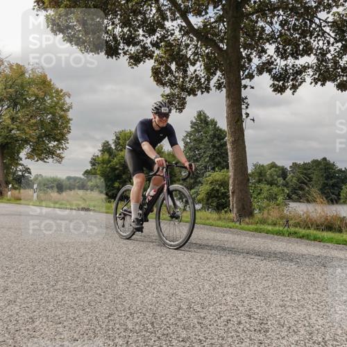 30.08.2026 - Elbe Triathlon Hamburg Michael Burmester http://msf.ph/oto/10049599 30.08.2026 09:52:19 Radfahren 512, 524, 550, 555, 716, 783, 828, 867, 871 meine-sportfotos.de