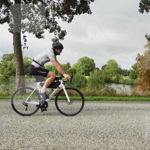 30.08.2026 - Elbe Triathlon Hamburg Michael Burmester http://msf.ph/oto/10049840 30.08.2026 09:40:38 Radfahren 255, 299, 318, 397, 399, 403, 404, 676 meine-sportfotos.de