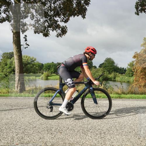 30.08.2026 - Elbe Triathlon Hamburg Michael Burmester http://msf.ph/oto/10049863 30.08.2026 09:40:45 Radfahren 288, 318, 421, 853 meine-sportfotos.de