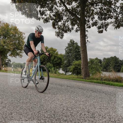 30.08.2026 - Elbe Triathlon Hamburg Michael Burmester http://msf.ph/oto/10049967 30.08.2026 09:56:22 Radfahren 363, 626, 883, 983 meine-sportfotos.de