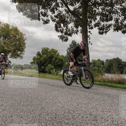 30.08.2026 - Elbe Triathlon Hamburg Michael Burmester http://msf.ph/oto/10049984 30.08.2026 09:56:33 Radfahren 421, 731, 853, 926 meine-sportfotos.de