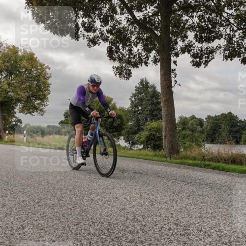 30.08.2026 - Elbe Triathlon Hamburg Michael Burmester http://msf.ph/oto/10049987 30.08.2026 09:56:33 Radfahren 421, 731, 853, 926 meine-sportfotos.de
