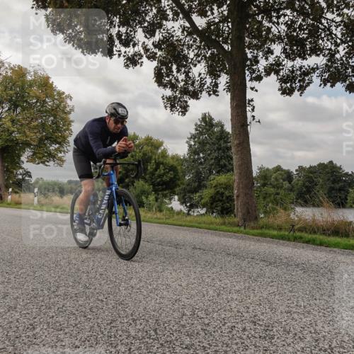 30.08.2026 - Elbe Triathlon Hamburg Michael Burmester http://msf.ph/oto/10050088 30.08.2026 09:57:39 Radfahren 569, 734, 737, 976 meine-sportfotos.de