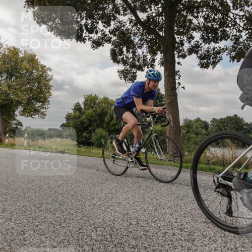 30.08.2026 - Elbe Triathlon Hamburg Michael Burmester http://msf.ph/oto/10050114 30.08.2026 09:57:58 Radfahren 446, 611, 838, 880, 938 meine-sportfotos.de