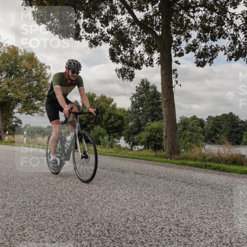 30.08.2026 - Elbe Triathlon Hamburg Michael Burmester http://msf.ph/oto/10050128 30.08.2026 09:58:06 Radfahren 403, 423, 785, 838, 897, 944 meine-sportfotos.de