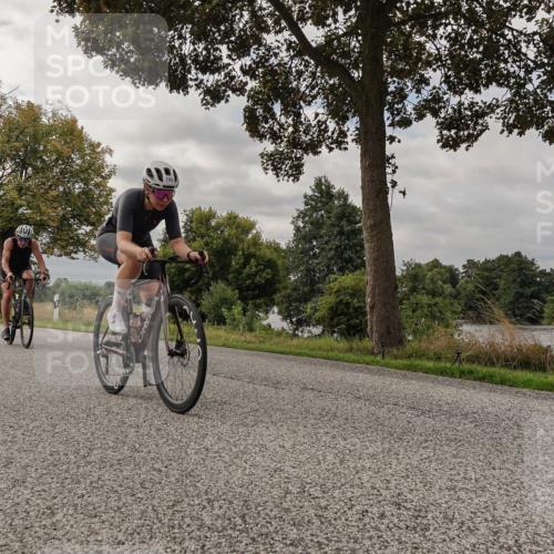 30.08.2026 - Elbe Triathlon Hamburg Michael Burmester http://msf.ph/oto/10050219 30.08.2026 09:58:56 Radfahren 409, 540, 664, 691, 752, 799, 919, 954 meine-sportfotos.de