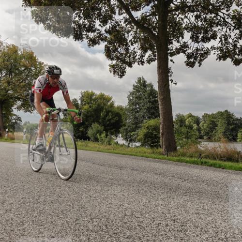 30.08.2026 - Elbe Triathlon Hamburg Michael Burmester http://msf.ph/oto/10050348 30.08.2026 10:00:45 Radfahren 558, 724, 866 meine-sportfotos.de