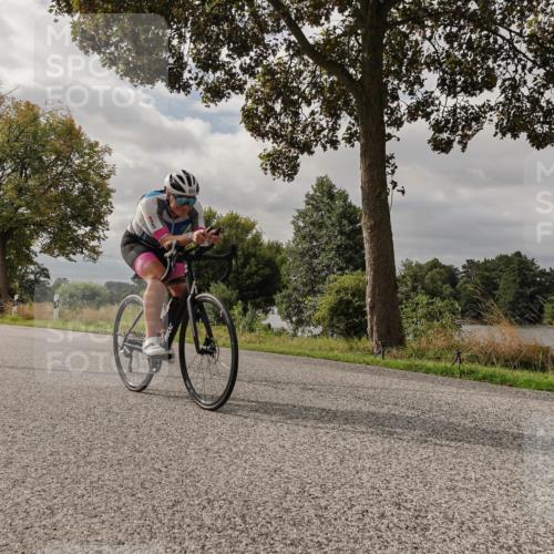 30.08.2026 - Elbe Triathlon Hamburg Michael Burmester http://msf.ph/oto/10050356 30.08.2026 10:00:55 Radfahren 558, 826, 869 meine-sportfotos.de