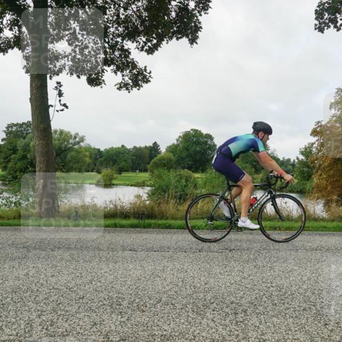 30.08.2026 - Elbe Triathlon Hamburg Michael Burmester http://msf.ph/oto/10050403 30.08.2026 09:44:06 Radfahren 335, 380, 433, 638, 771, 879, 950 meine-sportfotos.de