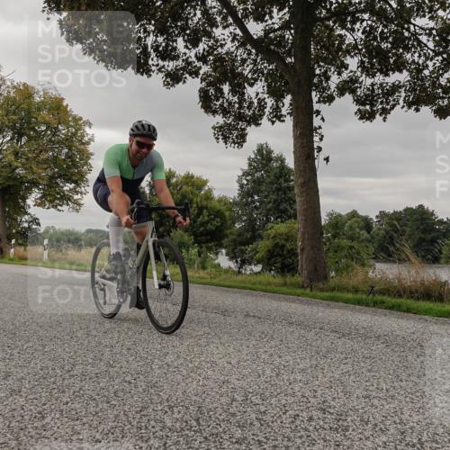 30.08.2026 - Elbe Triathlon Hamburg Michael Burmester http://msf.ph/oto/10050613 30.08.2026 10:04:30 Radfahren 553, 623, 809, 904 meine-sportfotos.de