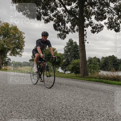 30.08.2026 - Elbe Triathlon Hamburg Michael Burmester http://msf.ph/oto/10050696 30.08.2026 10:06:02 Radfahren 405 meine-sportfotos.de