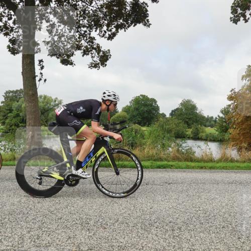 30.08.2026 - Elbe Triathlon Hamburg Michael Burmester http://msf.ph/oto/10050737 30.08.2026 09:46:24 Radfahren 343, 375, 412, 414, 484, 493, 546, 568, 577, 650, 651, 691, 718, 725, 782, 812 meine-sportfotos.de