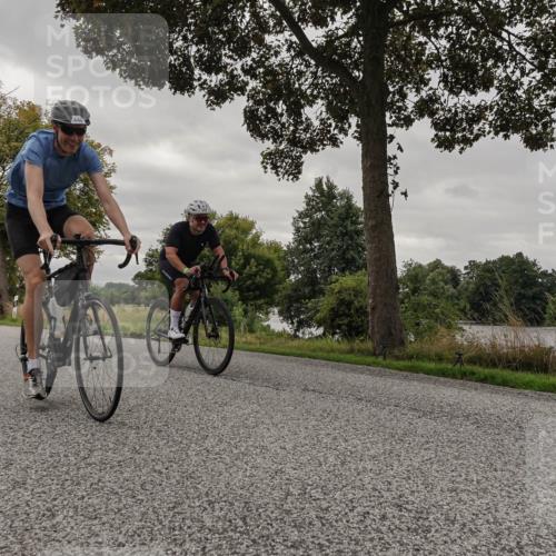 30.08.2026 - Elbe Triathlon Hamburg Michael Burmester http://msf.ph/oto/10050828 30.08.2026 10:07:52 Radfahren 439, 440, 524, 602, 629, 871, 905 meine-sportfotos.de