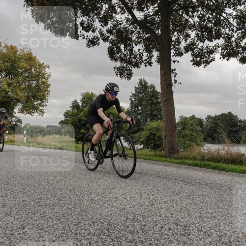30.08.2026 - Elbe Triathlon Hamburg Michael Burmester http://msf.ph/oto/10050988 30.08.2026 10:09:42 Radfahren 693, 716, 811, 896, 929, 1897 meine-sportfotos.de