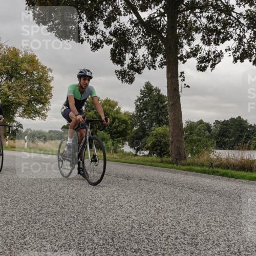 30.08.2026 - Elbe Triathlon Hamburg Michael Burmester http://msf.ph/oto/10051018 30.08.2026 10:09:57 Radfahren 415, 529, 570, 858, 967 meine-sportfotos.de